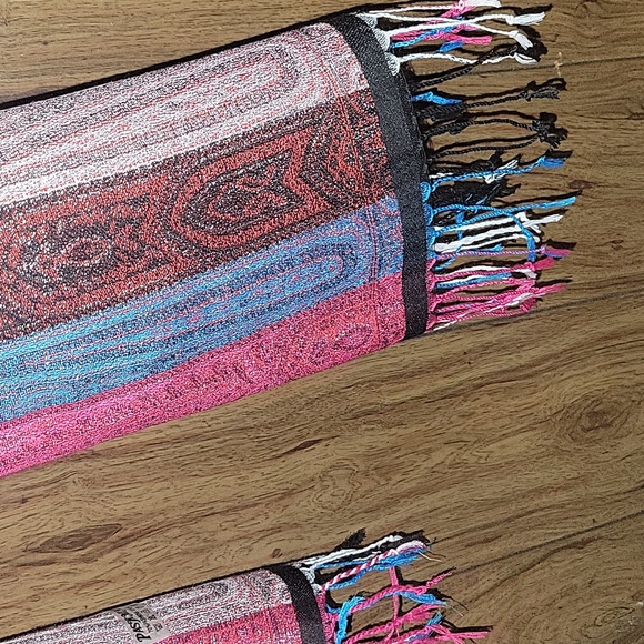 Scarf - Picture 3 of 3